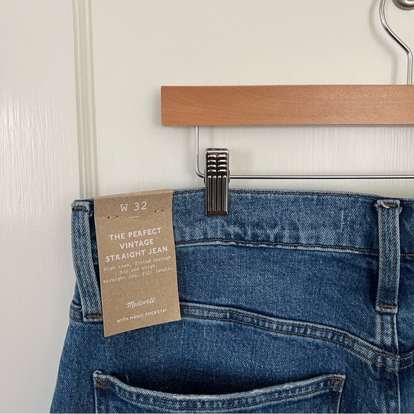 Madewell • The Perfect Vintage Straight Jean in Earlwood Wash - Picture 7 of 9